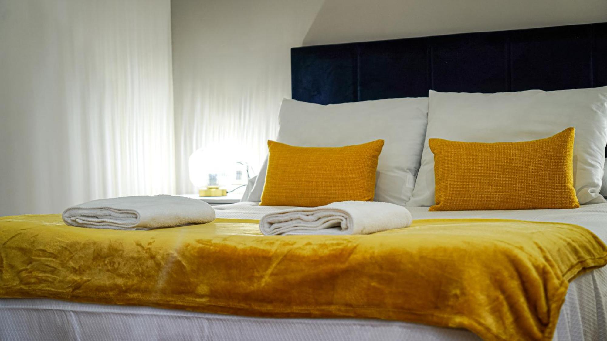 Apartamentos Puente Romano Suites Merida Exterior photo