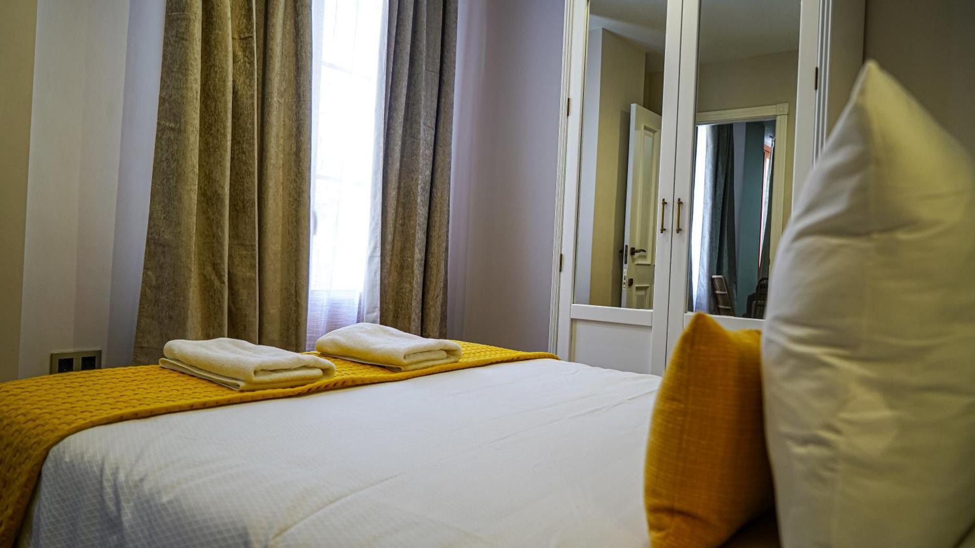 Apartamentos Puente Romano Suites Merida Exterior photo