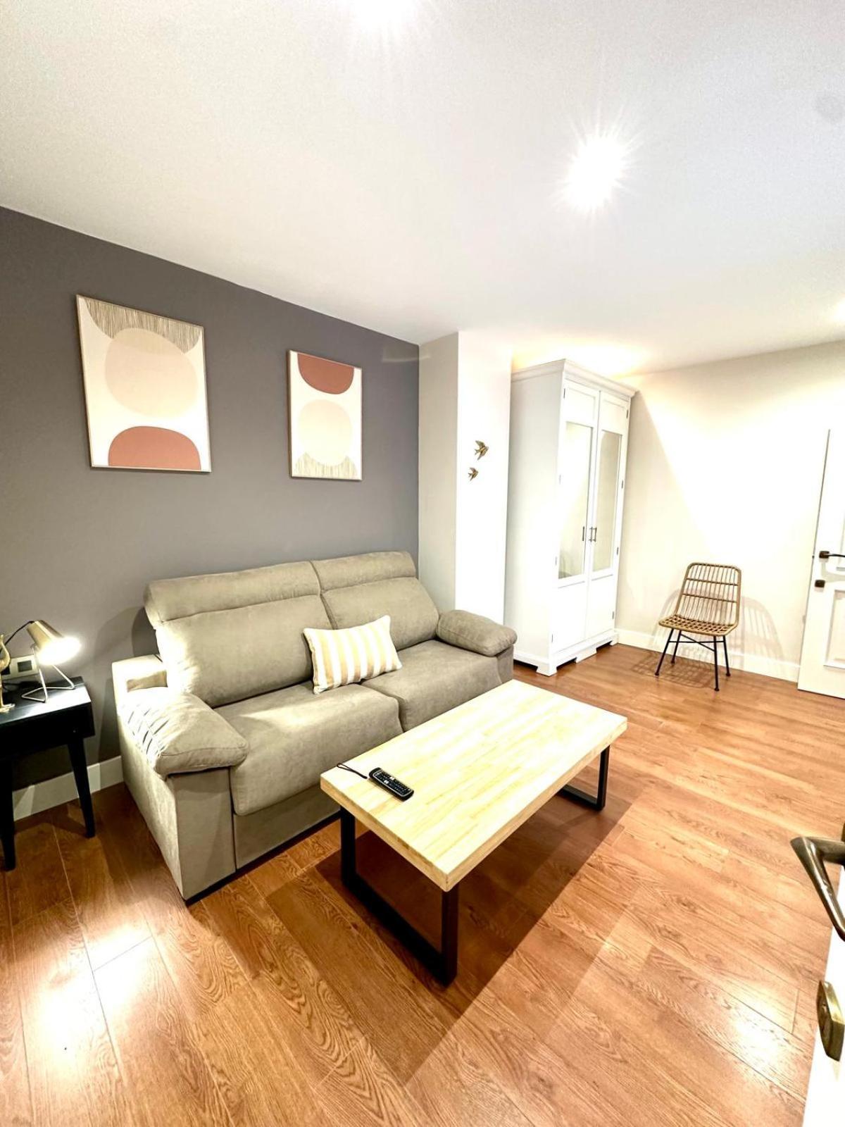 Apartamentos Puente Romano Suites Merida Exterior photo
